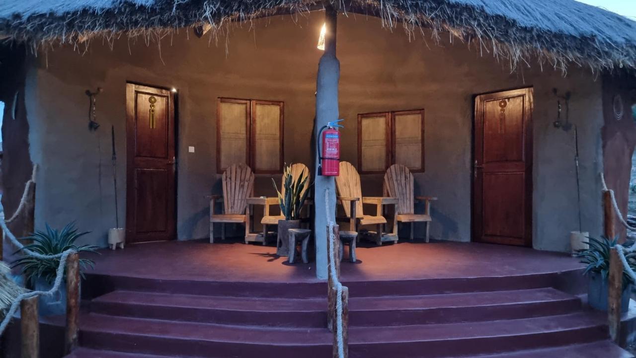 Africa Safari Maasai Boma Villa Serengeti Exterior foto