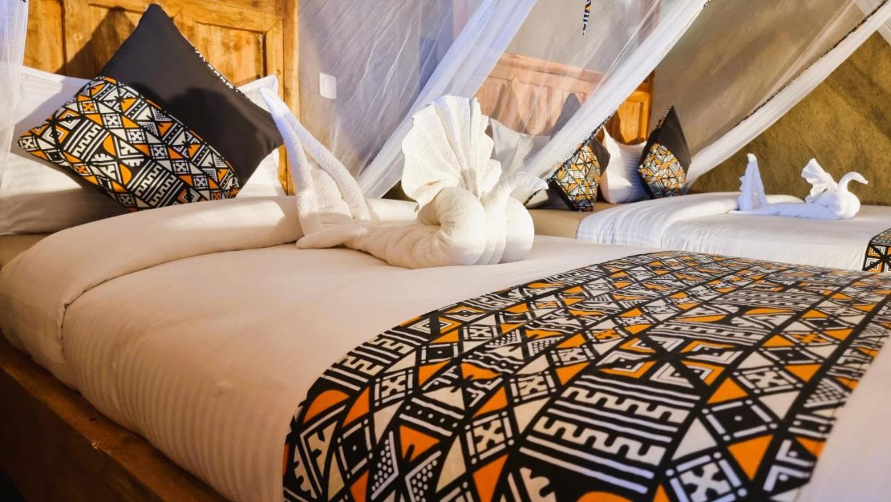 Africa Safari Maasai Boma Villa Serengeti Exterior foto