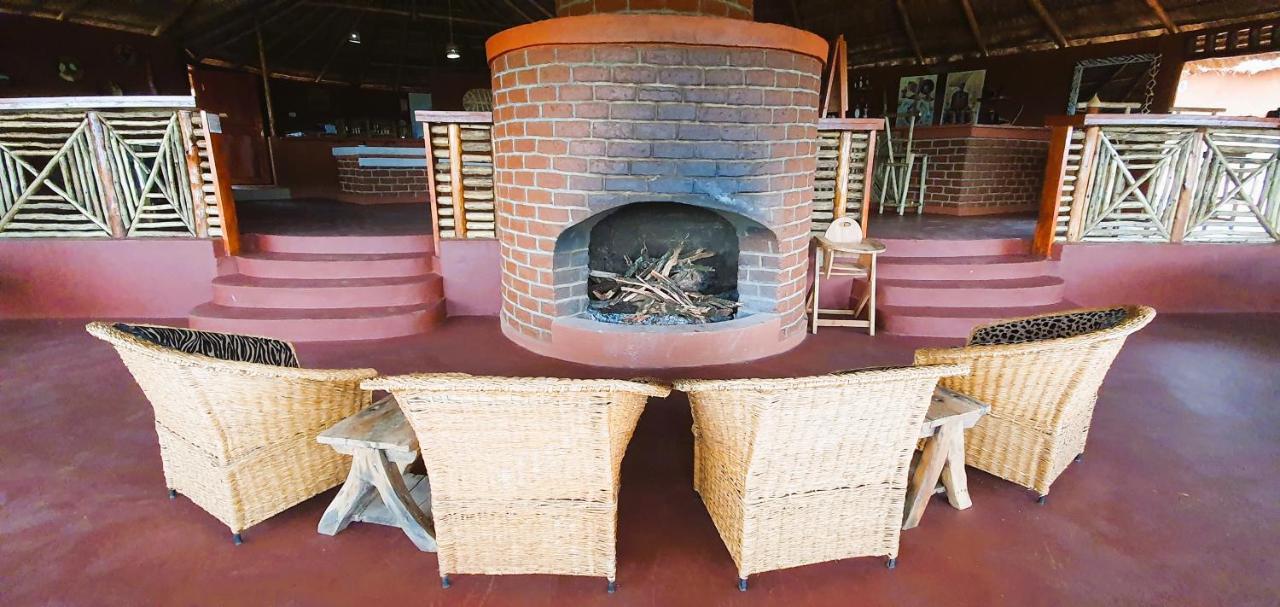 Africa Safari Maasai Boma Villa Serengeti Exterior foto
