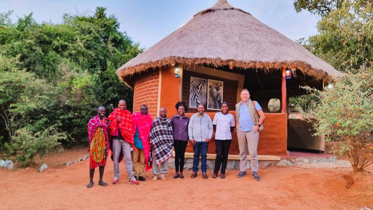 Africa Safari Maasai Boma Villa Serengeti Exterior foto