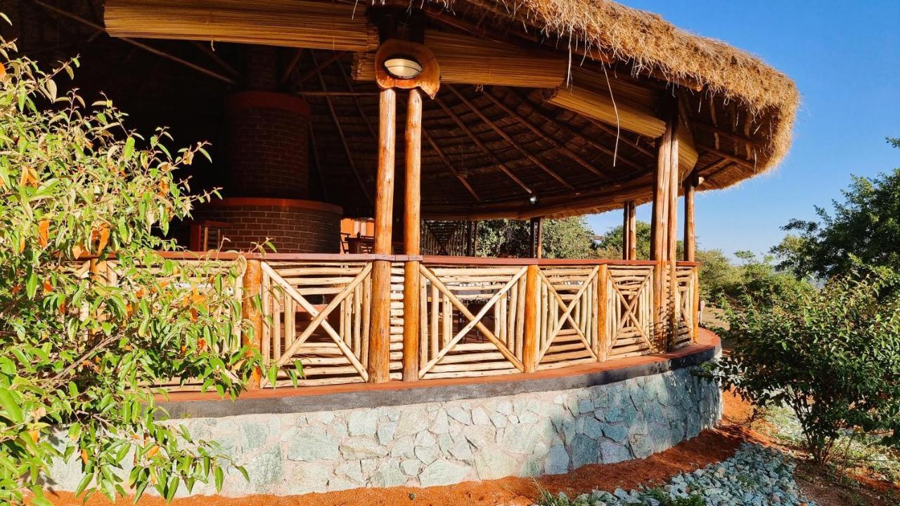 Africa Safari Maasai Boma Villa Serengeti Exterior foto